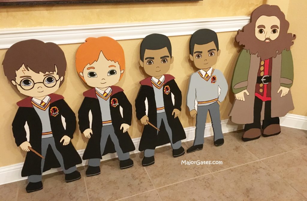 Harry Potter Christmas Yard Signs · Major Gates