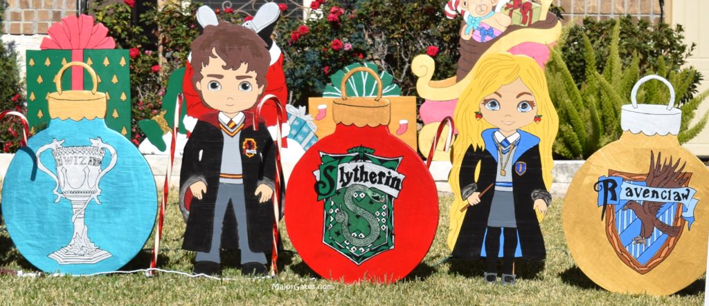 Harry Potter Christmas Yard Signs · Major Gates