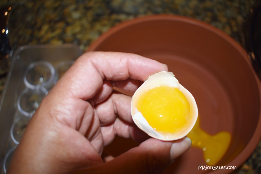 Separating eggs