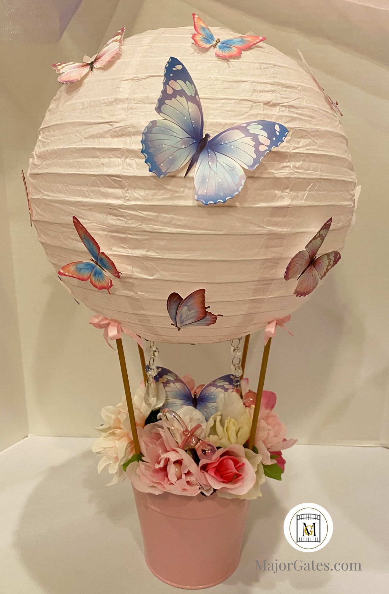 Hot air balloon centerpiece for sales baby shower