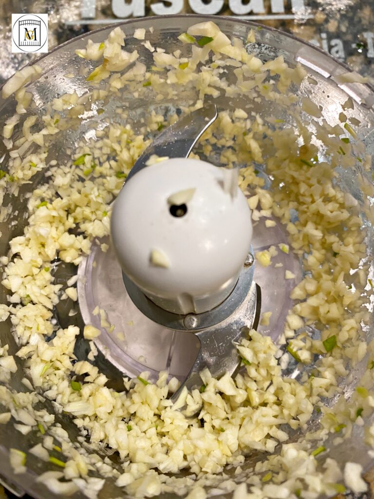 Chopped garlic