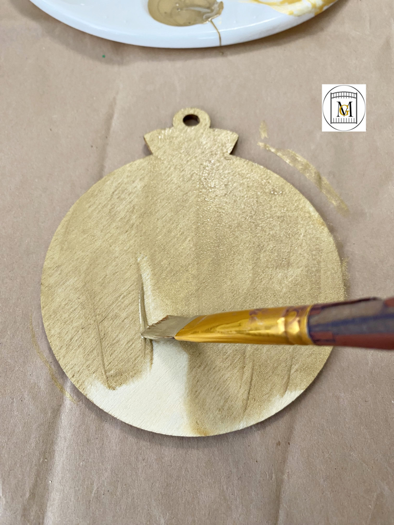 Painting a Xmas ornament